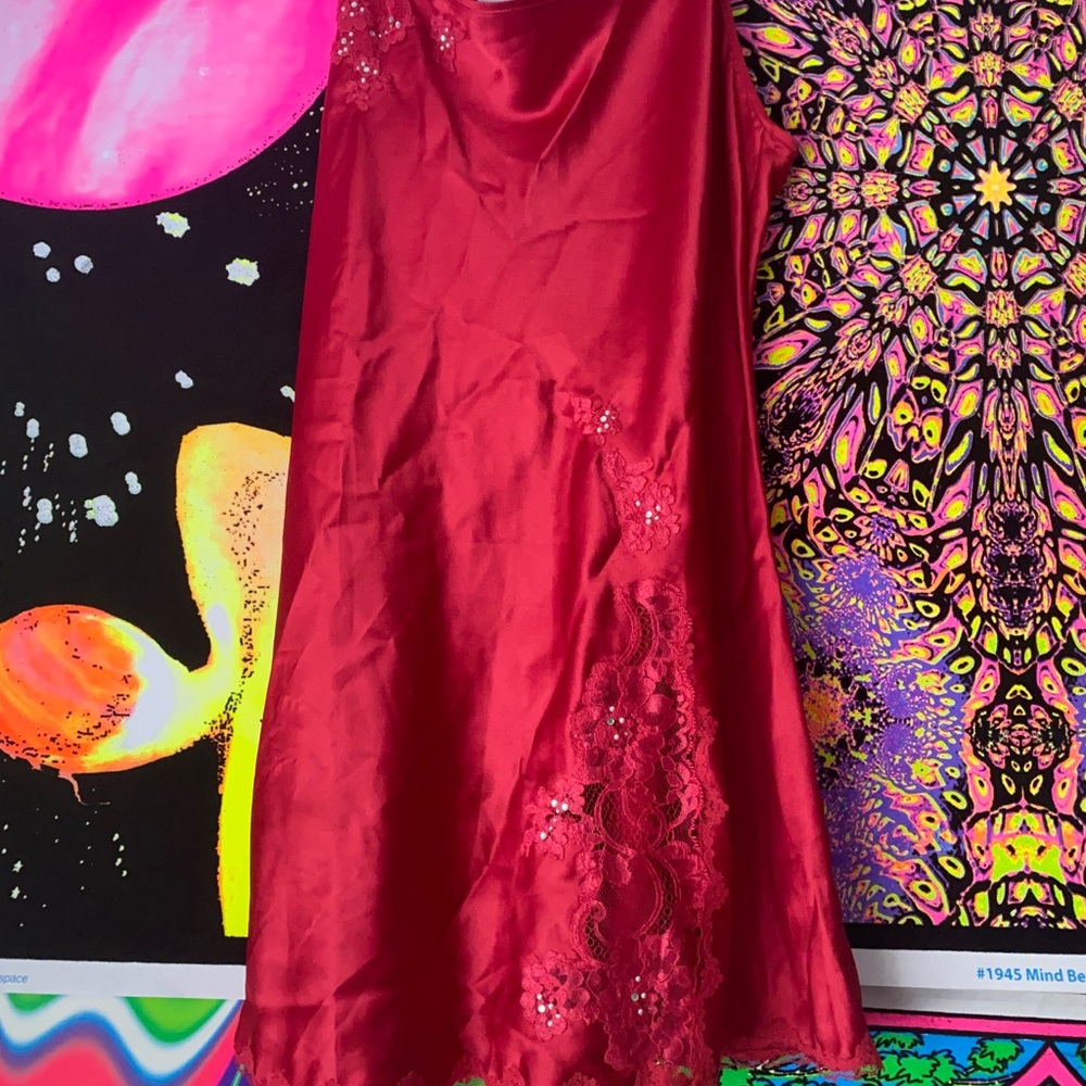 RED LACEY VS NIGHTGOWN